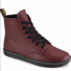 Dr. Martens Leyton boot